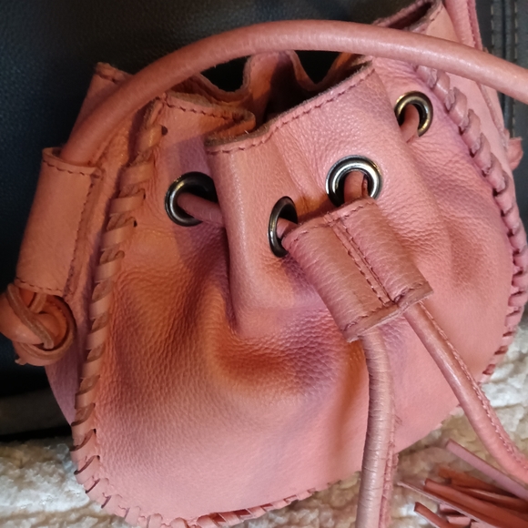 Cut N' Paste pale pink leather crossbody bag small drawstring purse - Picture 8 of 10